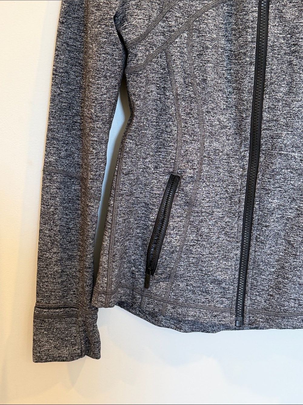 lululemon athletica Heather Gray Full-Zip Sculpting Jacket - Picture 4 of 11